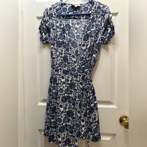 & Other Stories Navy and White Floral Wrap Midi Dress - Picture 1 of 3